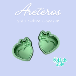 Gato Sobre Corazón Areteros | Kactucito Studio